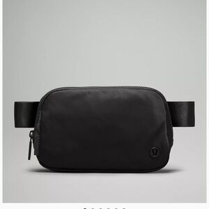 NWT Lululemon Everywhere Belt Bag Black